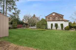 24 Allen Rd, Rockville Centre, NY 11570 - Photo 38