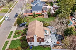 24 Allen Rd, Rockville Centre, NY 11570 - Photo 40