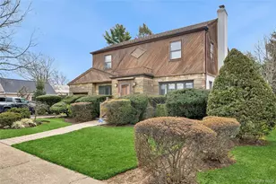 24 Allen Rd, Rockville Centre, NY 11570 - Photo 2