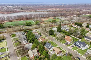 24 Allen Rd, Rockville Centre, NY 11570 - Photo 42