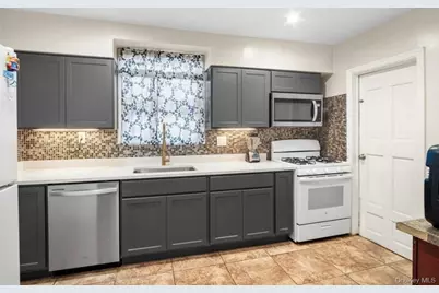 16 Hendrickson Avenue, Hempstead, NY 11550 - Photo 4