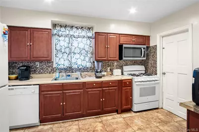 16 Hendrickson Avenue, Hempstead, NY 11550 - Photo 12