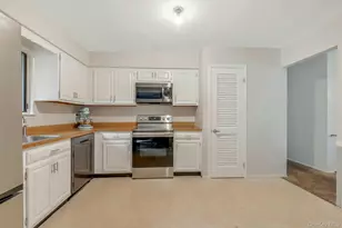 39 Woodbrook Dr, Ridge, NY 11961 - Photo 6