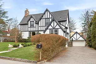 11 Van Buren Pl, White Plains, NY 10603 - Photo 2