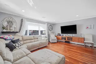 47 2nd St, Ronkonkoma, NY 11779 - Photo 2