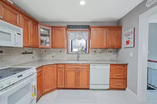 47 2nd St, Ronkonkoma, NY 11779 - Photo 8