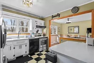 4 Ridgewood Terrace, Poughkeepsie, NY 12603 - Photo 8