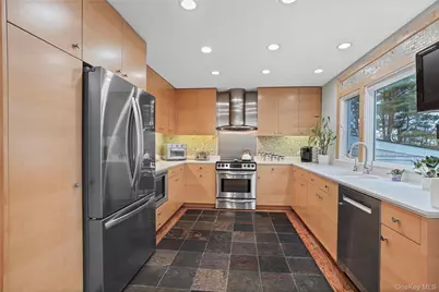 3 Birchwood Road, White Plains, NY 10605 - Photo 8