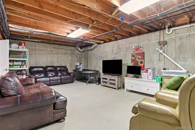 50 Tall Oak Crescent, Oyster Bay, NY 11791 - Photo 36