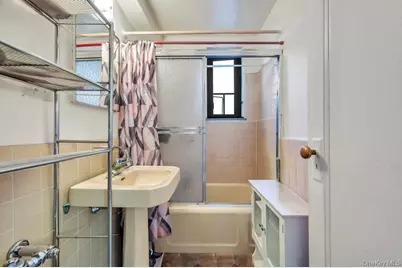 1690 Metropolitan Avenue #1E, Bronx, NY 10462 - Photo 14