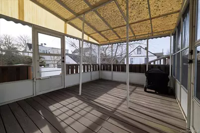 158 Roosevelt Avenue, Freeport, NY 11520 - Photo 20