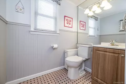 158 Roosevelt Avenue, Freeport, NY 11520 - Photo 12