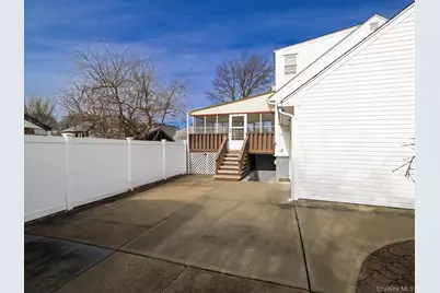 158 Roosevelt Avenue, Freeport, NY 11520 - Photo 22