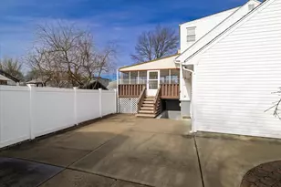 158 Roosevelt Ave, Freeport, NY 11520 - Photo 22
