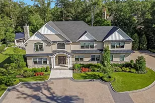 11 Landview Dr, Dix Hills, NY 11746 - Photo 2