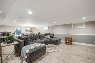 11 Landview Dr, Dix Hills, NY 11746 - Photo 32