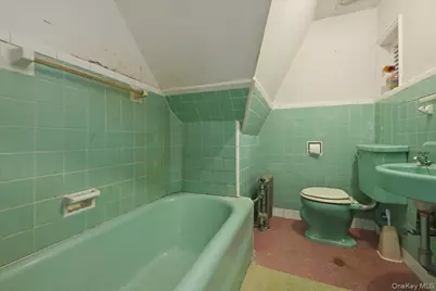 590 Waterview Road, Oceanside, NY 11572 - Photo 20