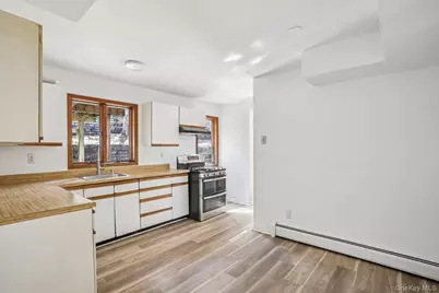 597 Saddle River Road, Chestnut Ridge, NY 10952 - Photo 26