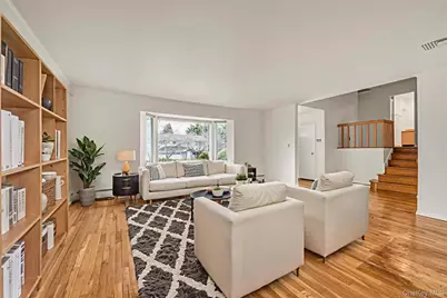 16 Middle Lane, Jericho, NY 11753 - Photo 2