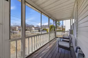 55 Carver Blvd, Bellport, NY 11713 - Photo 4