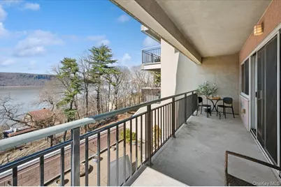 1020 Warburton Avenue #5A, Yonkers, NY 10701 - Photo 16