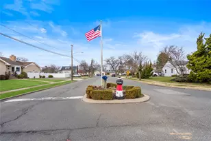 20 Biltmore Blvd, Massapequa, NY 11758 - Photo 42