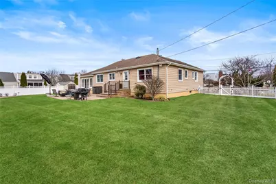 20 Biltmore Boulevard, Massapequa, NY 11758 - Photo 38