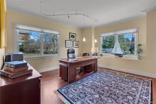 9 Walden Pl, Huntington, NY 11743 - Photo 22