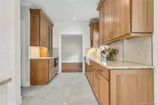 85 Violet Ave, Floral Park, NY 11001 - Photo 16