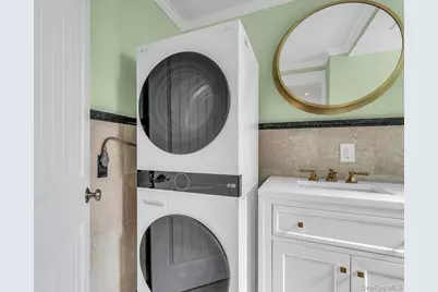 85 Violet Avenue, Floral Park, NY 11001 - Photo 18