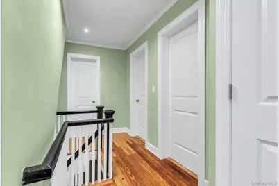 85 Violet Avenue, Floral Park, NY 11001 - Photo 20