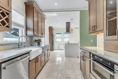 85 Violet Avenue, Floral Park, NY 11001 - Photo 16