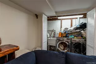 9 Leeds St, South Huntington, NY 11746 - Photo 18