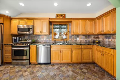 72-31 73rd Street, Glendale, NY 11385 - Photo 16