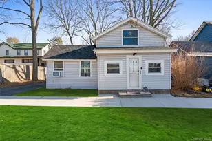 136 Pine St, Wurtsboro, NY 12790 - Photo 2