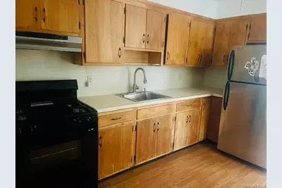 10922 Myrtle Avenue, Richmond Hill, NY 11418 - Photo 4