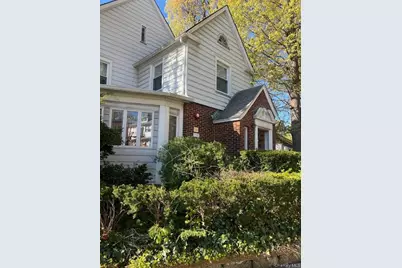 10922 Myrtle Avenue, Richmond Hill North, NY 11418 - Photo 30