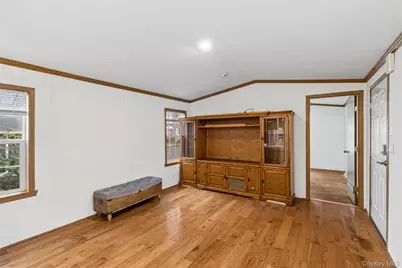 37 Hubbard Ave #5, Riverhead, NY 11901 - Photo 6