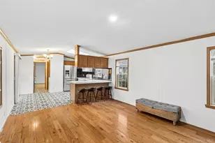 37 Hubbard Ave, Riverhead, NY 11901 - Photo 4