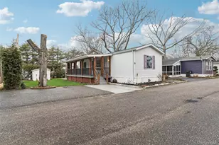 37 Hubbard Ave, Riverhead, NY 11901 - Photo 30