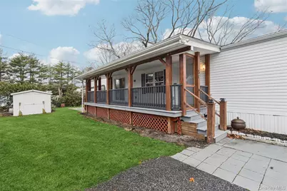 37 Hubbard Ave #5, Riverhead, NY 11901 - Photo 32