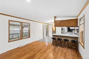 37 Hubbard Ave, Riverhead, NY 11901 - Photo 10