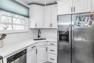 80 Sea Cliff Ave, Glen Cove, NY 11542 - Photo 6