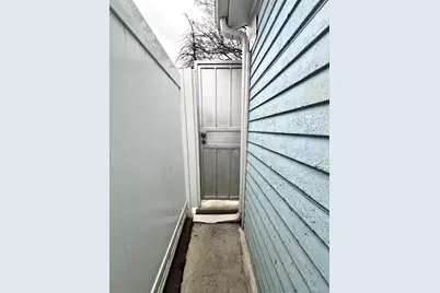 94-27 43rd Ave, Elmhurst, NY 11373 - Photo 28