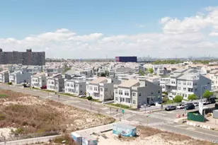 69-10 Beach Front Rd, Arverne, NY 11692 - Photo 2