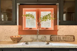 415 Sterling Pl, Greenport, NY 11944 - Photo 6