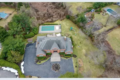 301 Berry Hill Road, Oyster Bay, NY 11791 - Photo 2