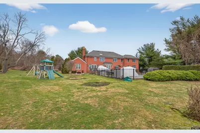 301 Berry Hill Road, Oyster Bay, NY 11791 - Photo 42