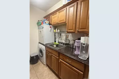 4260 157th Street #3D, Flushing, NY 11355 - Photo 4