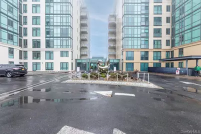 701 Ridge Hill Boulevard #8E, Yonkers, NY 10710 - Photo 2